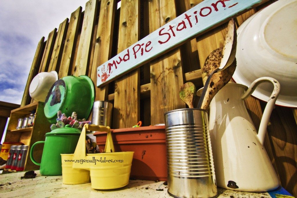 2 DIY Mudpie Station with Required Tools