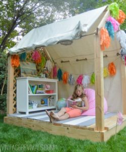 28 DIY Reading Nook Playhouse for Summer