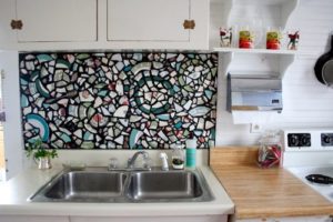 16 Trendy DIY Backsplash Mosaic from Old Broken Plate Pieces