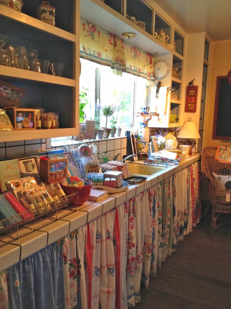 19 Inexpensive Recycled DIY Under the Sink Cabinet Curtains from Old Fabric with Electric Floral ...