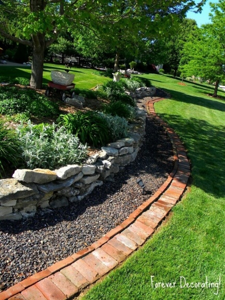 35 Professional Landscaping with ThreeLayer Garden Edging using Stones Pebbles and Bricks Jointly