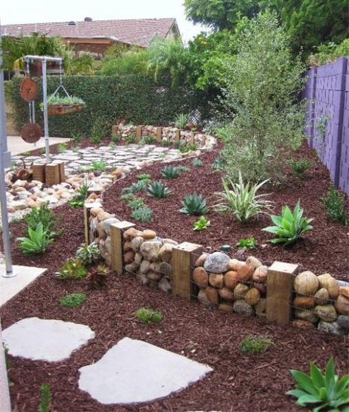 7 Rustic Countryside Landscaping Look with Rocky Gabion Wall Edging