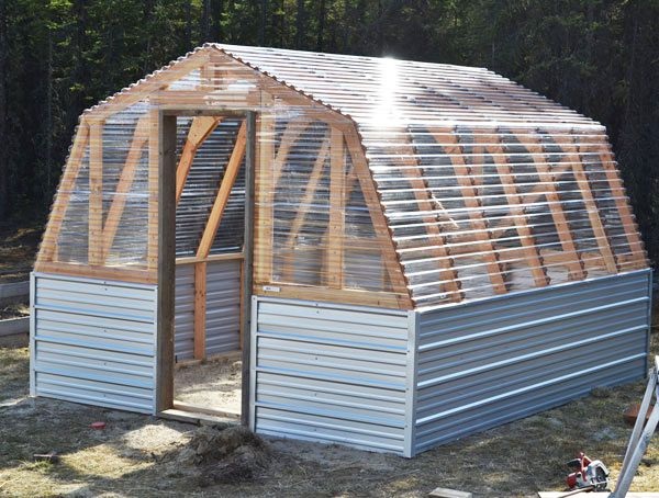 10 Traditional BarnShape Greenhouse Plan for Large Backyard