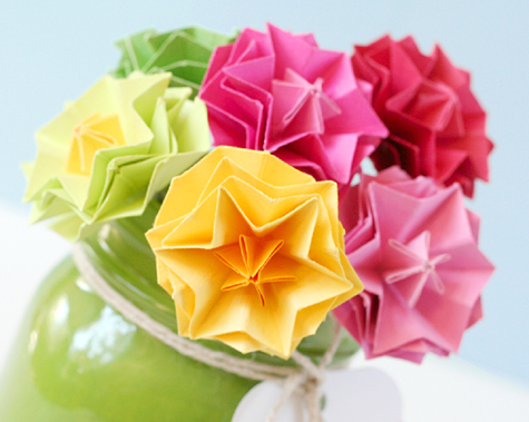 Pro-Like Paper Craft: Accordion Paper Flowers in Rich Colors