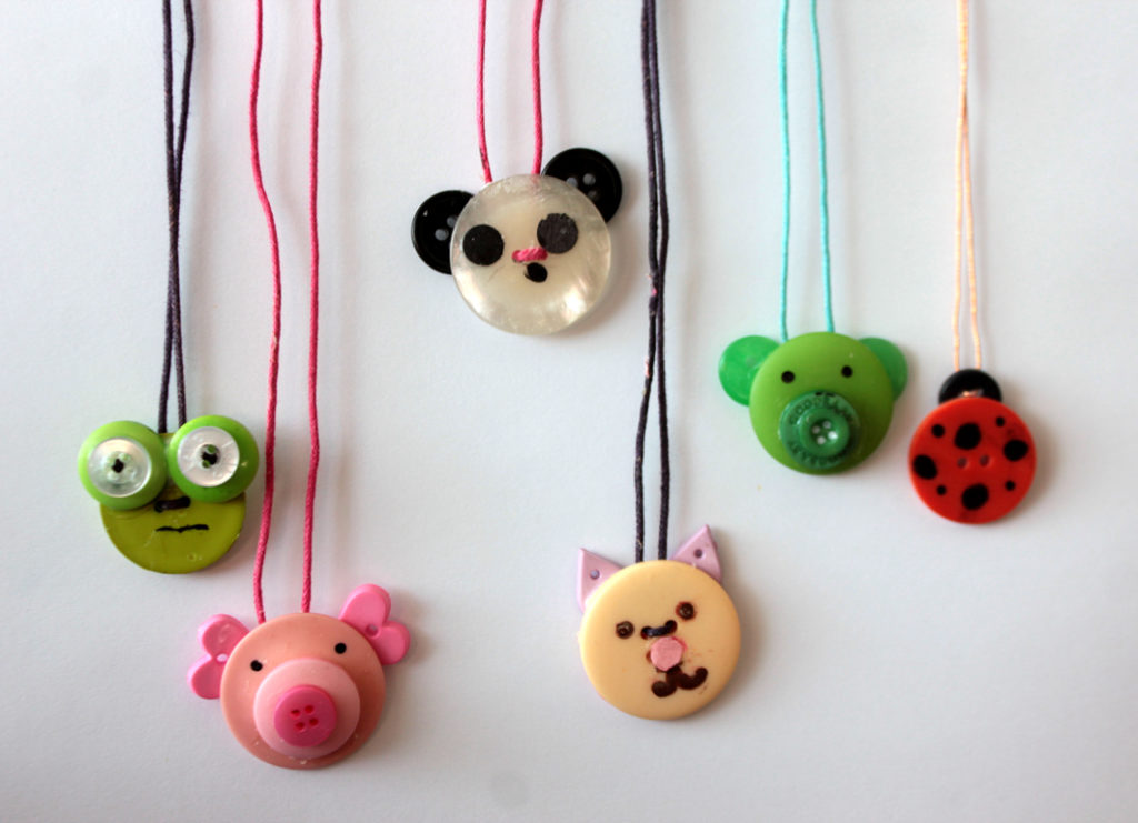 Animal Head Button Craft: DIY Necklace for Toddlers