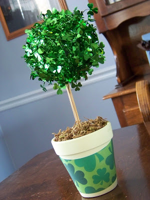 DIY Topiary: Artificial Planter with Glittery Shamrock Tree