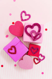 DIY Pipe Cleaner Hearts for Valentines Day Craft Ideas