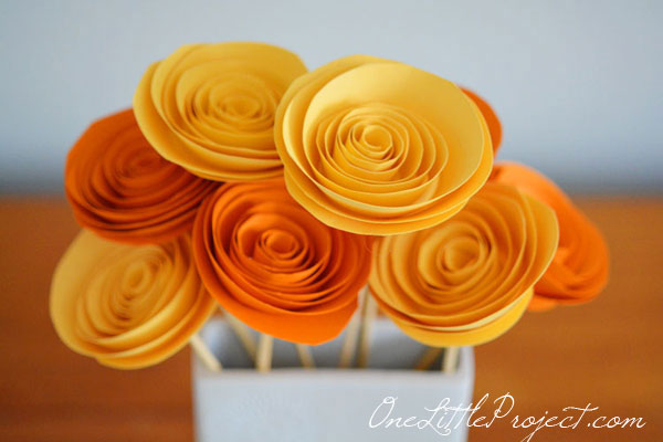Super Simple Rolled Paper Flower