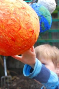 Homemade Solar System Project for Kids – Paper Mache Craft with Balloons
