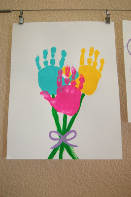 Kid’s Easter Art: Hand Print Bouquet Idea