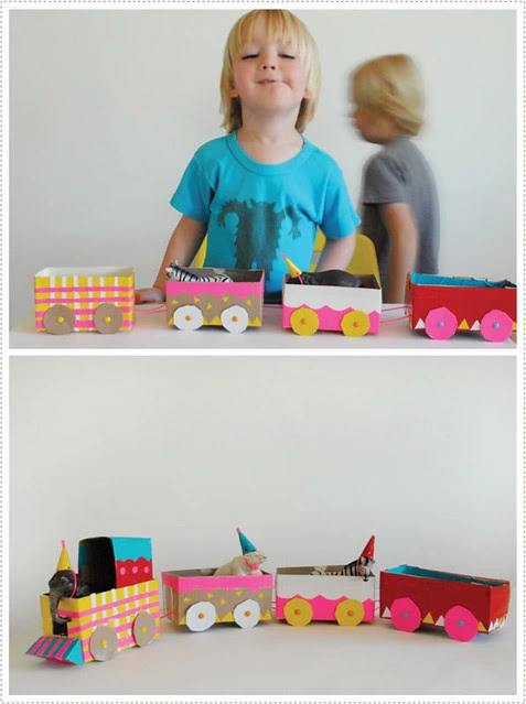 8 DIY circus train with a tea box and duct tape