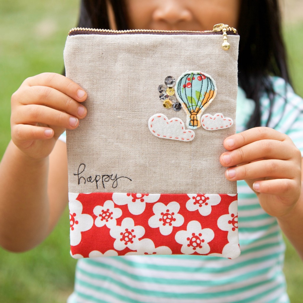 Burlap-Fabric Happy Zipper Pouch Tutorial with Air Balloon Applique Pattern