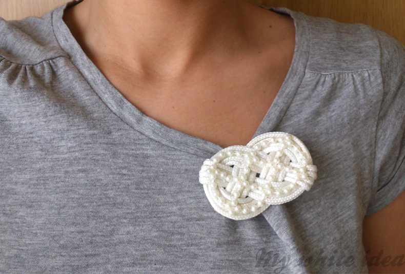 DIY Brooch: Super Catchy Brooch White Thread and White Beads or Pearl