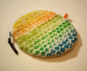 DIY Cute Circle Purse Craft with Easy Bubble Printing and One-Side Zipper Closer