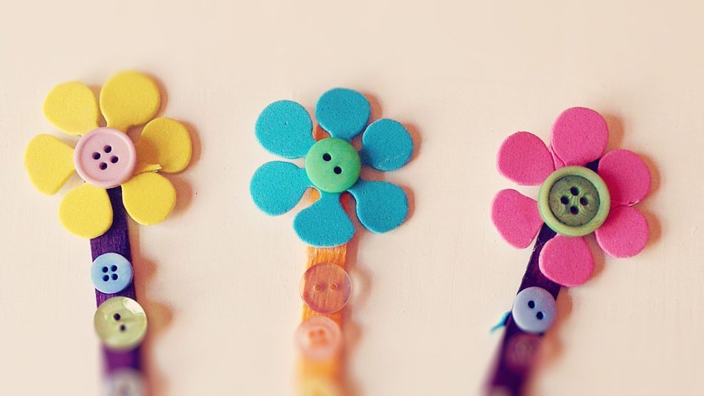 Utterly Pretty Floral Button Bookmark Tutorial