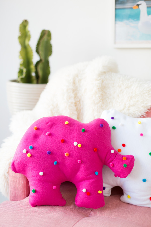 DIY Circus Animal Cookie Pillows: Totally Adorable DIY Craft with Felt