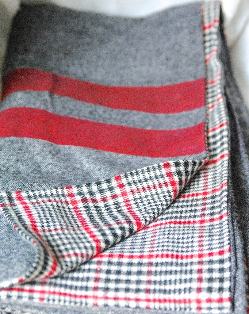 DIY Throw Blanket Tutorial: Easy Sewing Project Idea for the Beginners