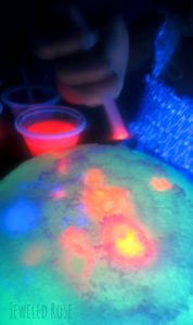 Wonderful Science Project Idea with Ice:Glowing Ice with Salt and Play Dough