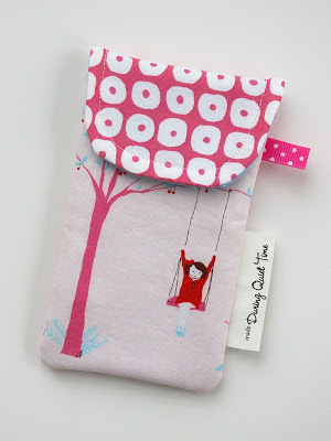 Super Chic iPhone Pouch Tutorial: A Classy DIY Gift Craft Idea
