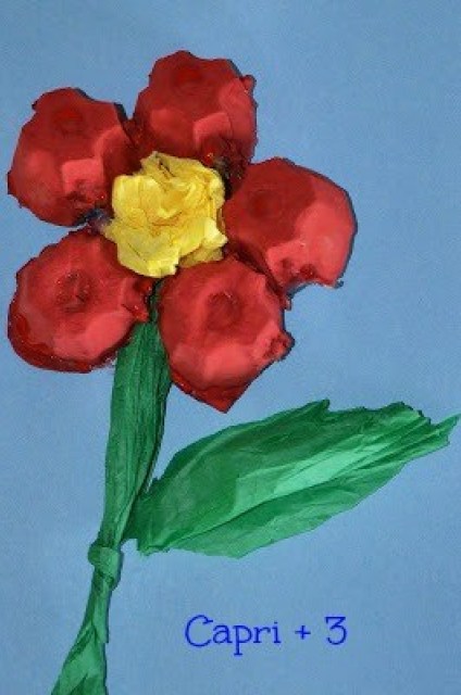 Recycled Flower Craft Idea for Kids from Egg Carton