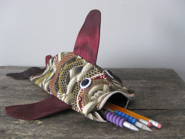Super Creative Zip Lipped Fish Pouch Project with Fabric Fins and Googly Eyes