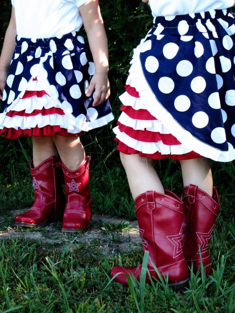 DIY Ruffle Skirt Pattern in Flaf Style: A Wonderful Knee-Length Dress for 4th of July