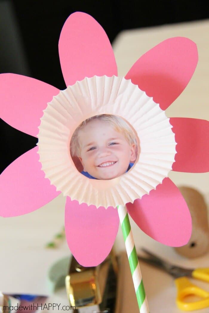 Picture Flower Kids Craft with Free Printable Flower and Straw Stem