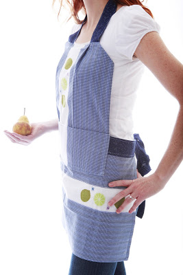 Simple No-Hemming Free Pattern Apron Design from Dishtowel Pieces