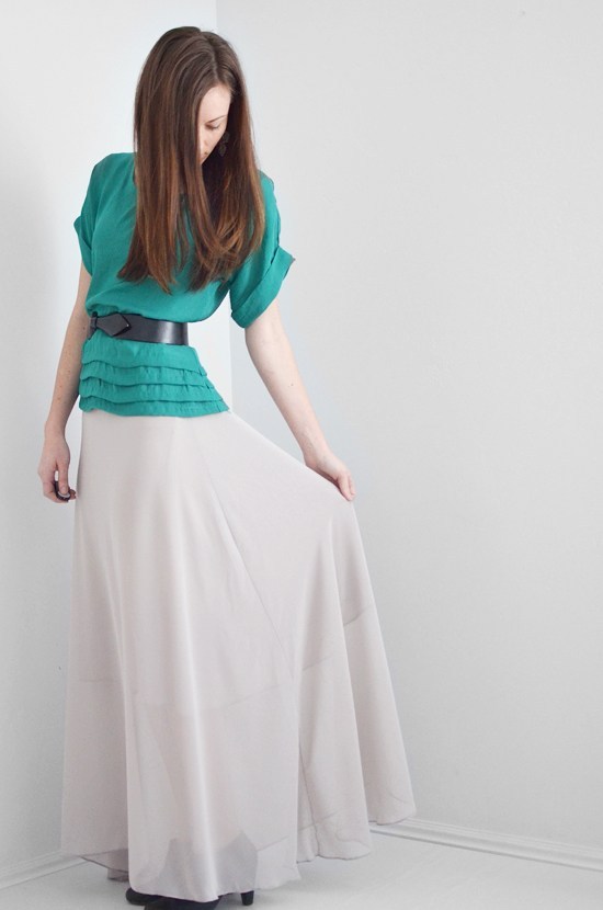 Sewing Chiffon Maxi Skirt with Little Pleated Flares in Elegant White Shade