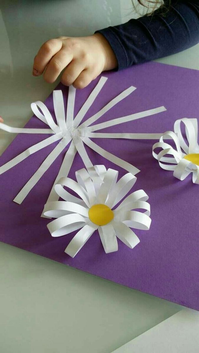 preschool-spring-craft-idea-pretty-flowers-from-paper-strips-truly