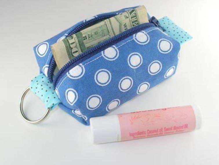 Teeny Zipper Coin Purse Craft for Girls with Fusible Interfacing and Double-Sided Metallic Knobs