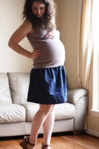 The easy DIY Knee-Length Maternity Skirt with Elastic Waistband and Stright Hemline
