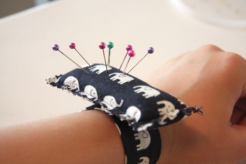 Quick and Easy Fabric Scrap Wrist Pincushion with Matching Prints