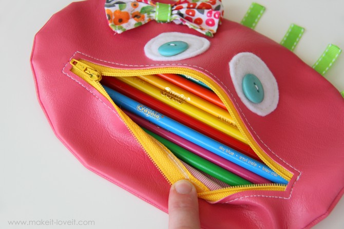 Zipper Mouth Pencil Case in Girl Version with Button Eyes and Cute Bow Decor
