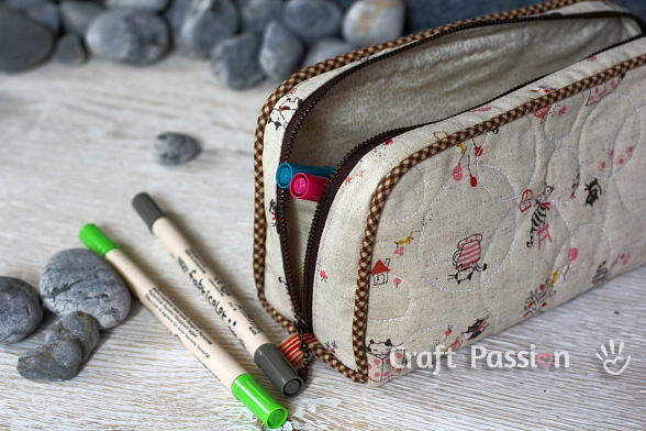 Zipper Pencil Case in Free Sewing Pattern with Trendy Thick-Fabric Borderlines