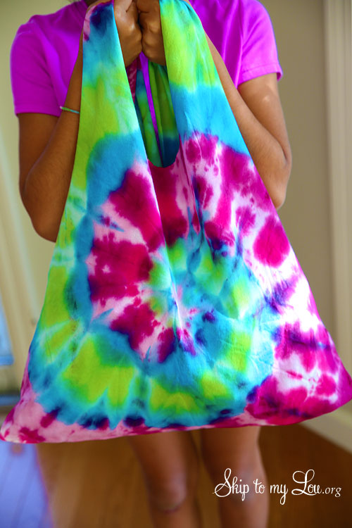 A Quick Tutorial of How to Make DIY Dye T-Shirt Tote Bag At Home: DIY Recycled Project