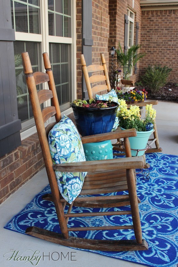 Front Porch Spring Tour: Porch Decoration with Bold Color Accents