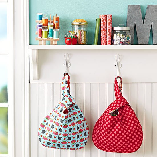 DIY Grab Bags with Quilting Fabric and Silky Linenning Sewn with Pattern of Right Sides Together