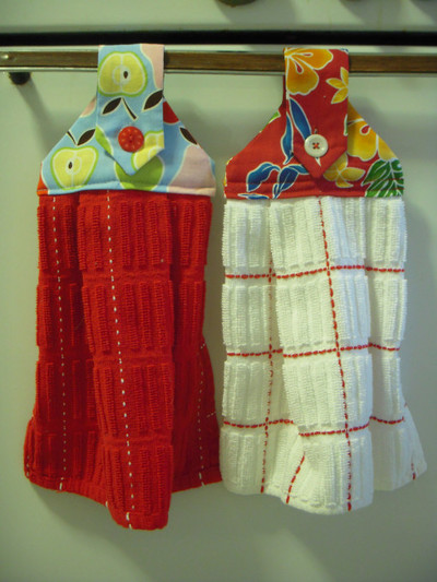 Hanging Dishtowels with Free Sewing Pattern: A Smart DIY Kitchen Project