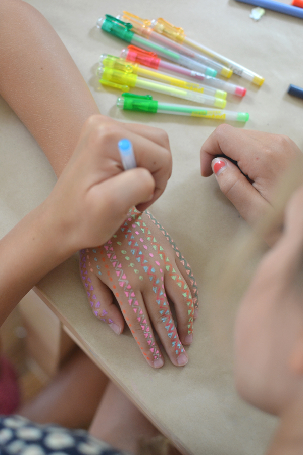 Henna Hands By Kids: A Creative Way for Kids to Use Color Pencils on Hands to Learn How to Draw  ...