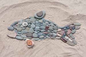 DIY Land Art Idea for Kids: Tutorial of Making Cute Fish Structure on Sand with Little Pebbles a ...