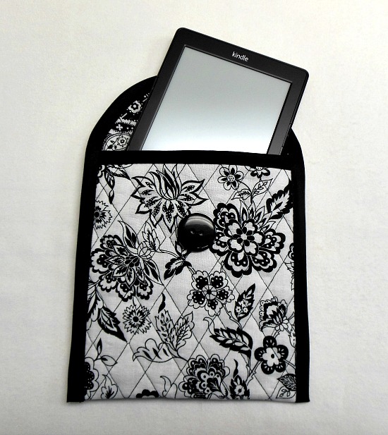 DIY Sewn Project: Quilted Tablet Cover With Zippered Pockets for Charging Cords