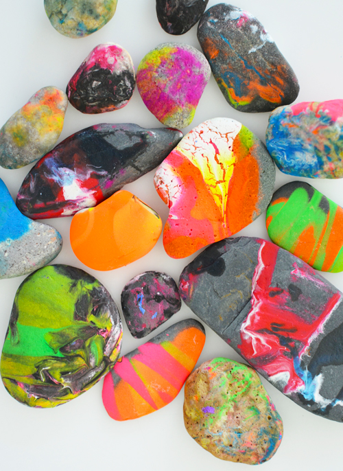 Spin Art Rocks for Kids: An Amusing Outdoor Art Activity Idea for Summertime