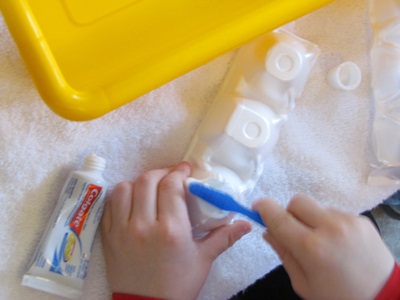 Toothbrush Water Play in Preschool: Demo of The Perfect Way of Brushing for Kids