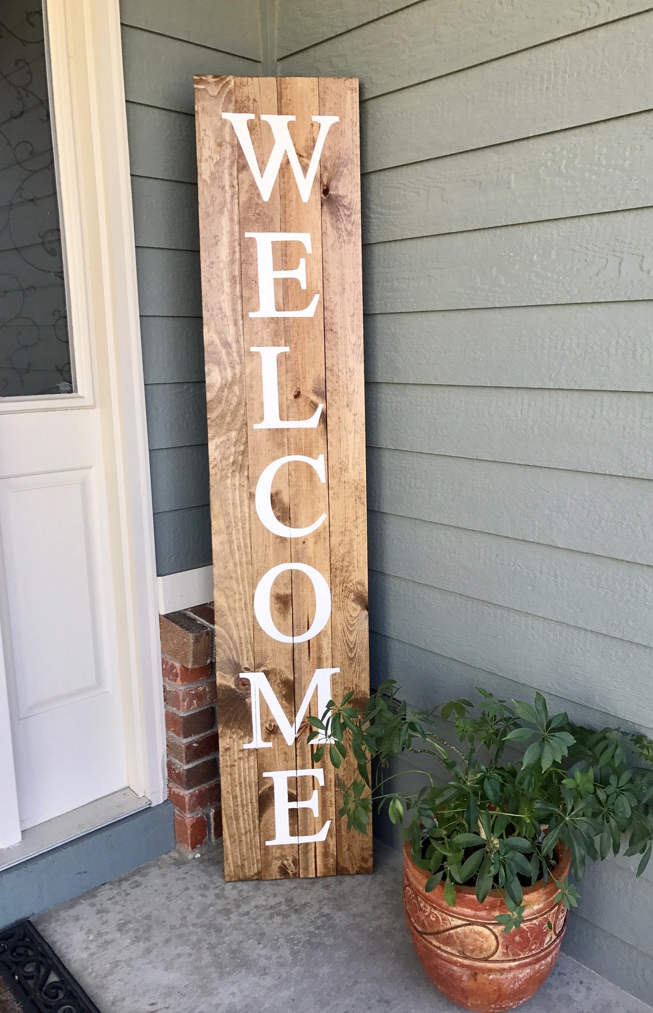 DIY Front Proch Decor Style with Rustic Welcome Board and Large Clay