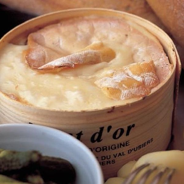 Baked Whole Vacherin Mont d’Or: with New Potatoes, Gherkins and French bread