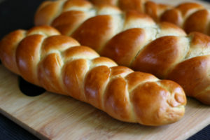 ZOPF Swiss Bread: Braid Bread for Breakfast to Dinner