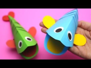 Moving Paper Fish: Construction Paper Animal Crafts