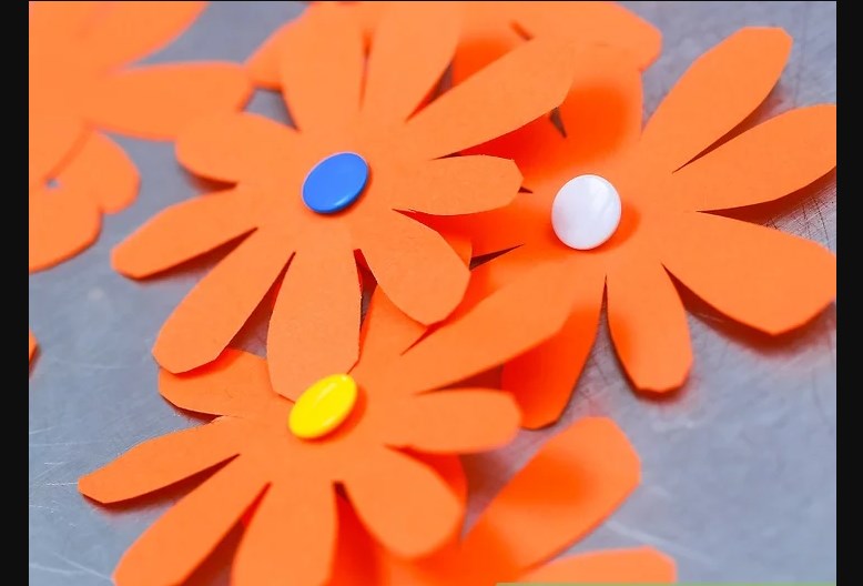 Realistic Looking Construction Paper Flower Crafts