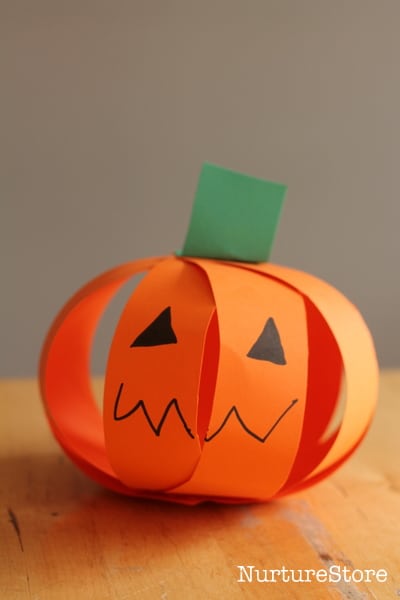 Make Easy Construction Paper Strip Pumpkin Craft with Toddlers